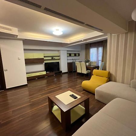 Large 2 Bedroom Apartment Soseaua Nordului Bucarest Extérieur photo