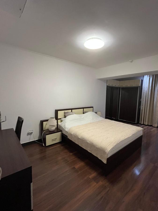 Large 2 Bedroom Apartment Soseaua Nordului Bucarest Extérieur photo