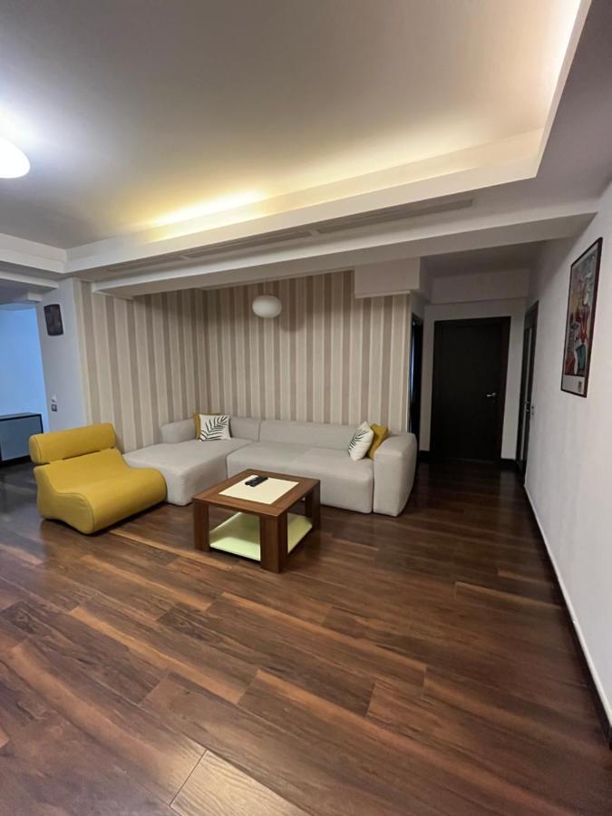 Large 2 Bedroom Apartment Soseaua Nordului Bucarest Extérieur photo