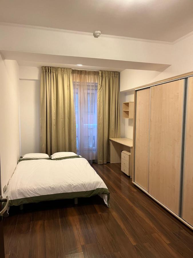 Large 2 Bedroom Apartment Soseaua Nordului Bucarest Extérieur photo
