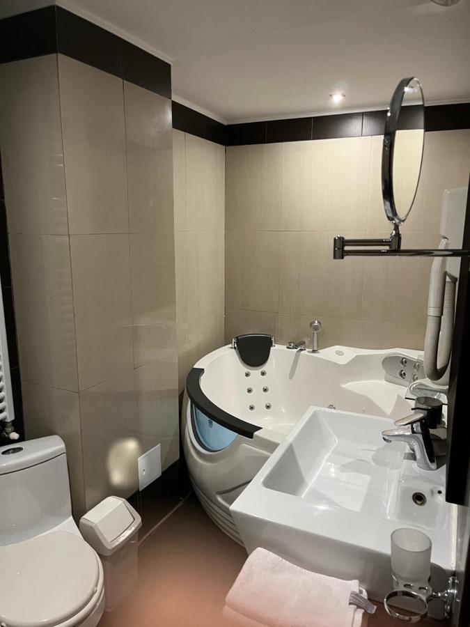 Large 2 Bedroom Apartment Soseaua Nordului Bucarest Extérieur photo