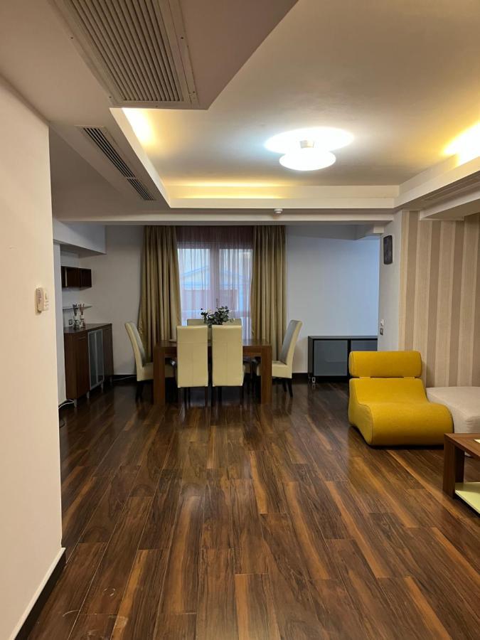 Large 2 Bedroom Apartment Soseaua Nordului Bucarest Extérieur photo