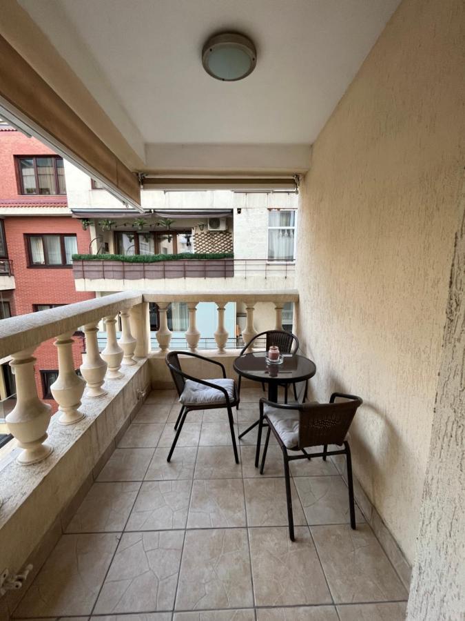 Large 2 Bedroom Apartment Soseaua Nordului Bucarest Extérieur photo